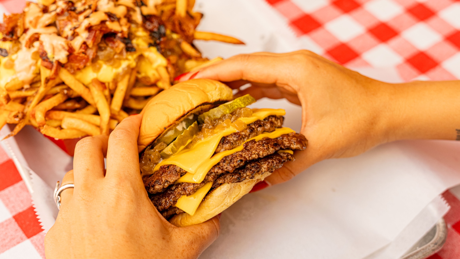 Redhead Burger Brings Miami's Smash Hit to the Venetian's Grand Canal Shoppes