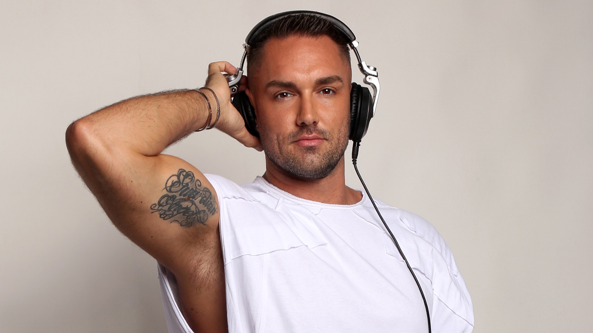 Ben Bakson Heats Up New Year's Eve In Las Vegas