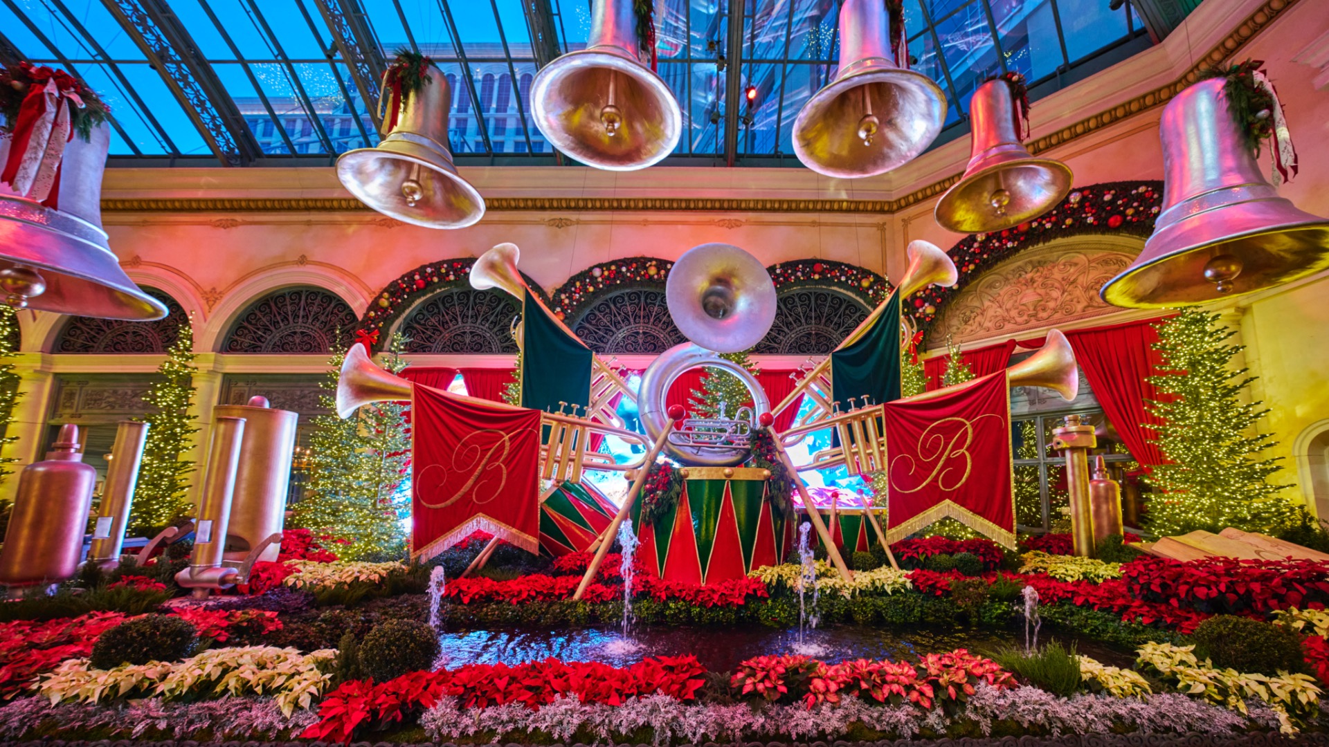 Trains, Twinkles & Tinsel: Bellagio’s New Holiday Display Puts the “Extra” in Extravaganza