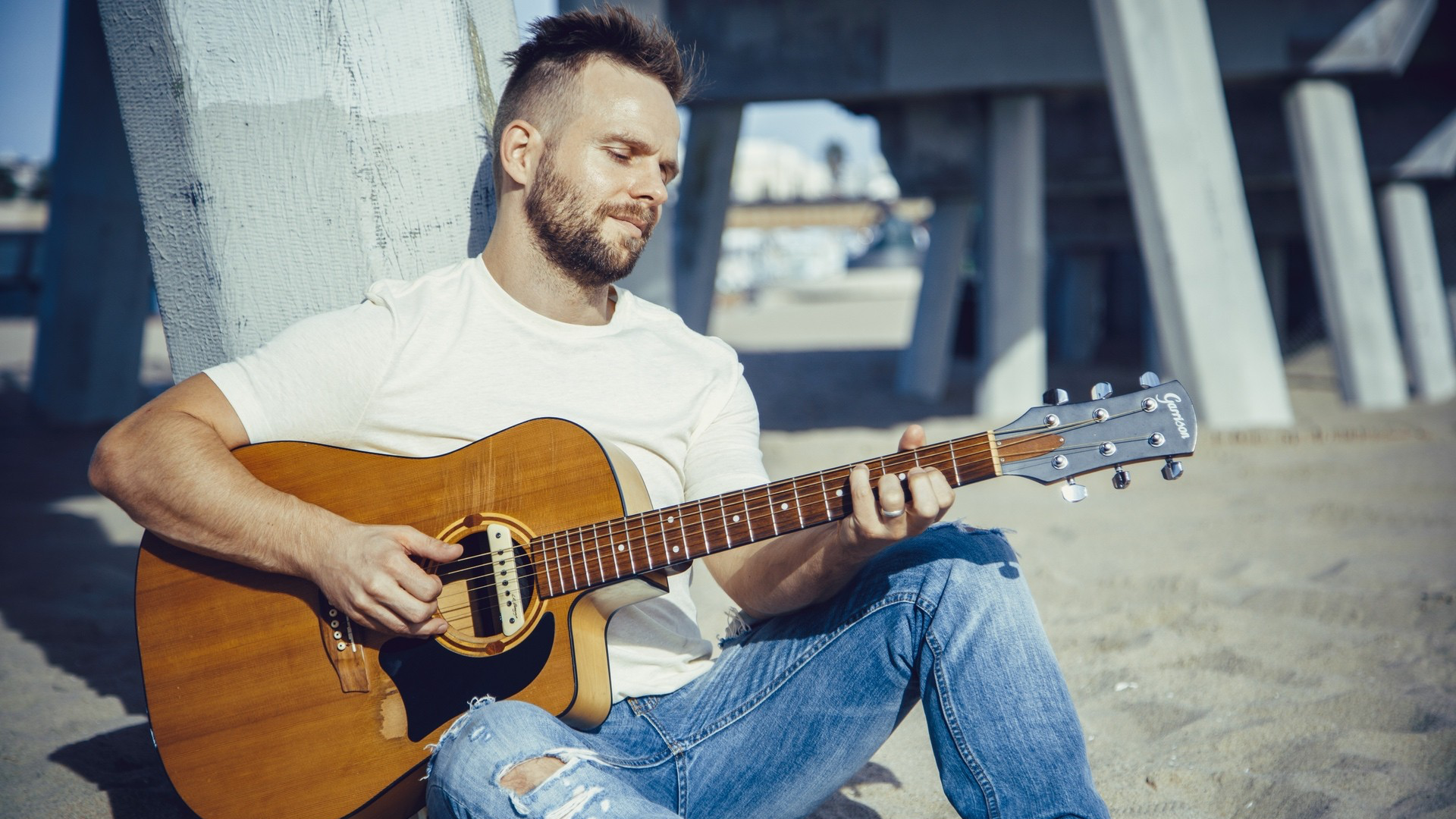 Acclaimed LGBTQ Singer-songwriter Tom Goss Brings His “Songs & Stories” to The Space Las Vegas