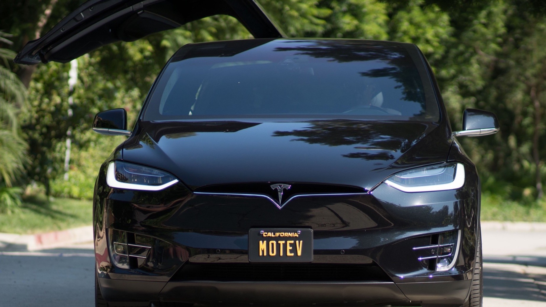 MOTEV Takes Black Car Service Green