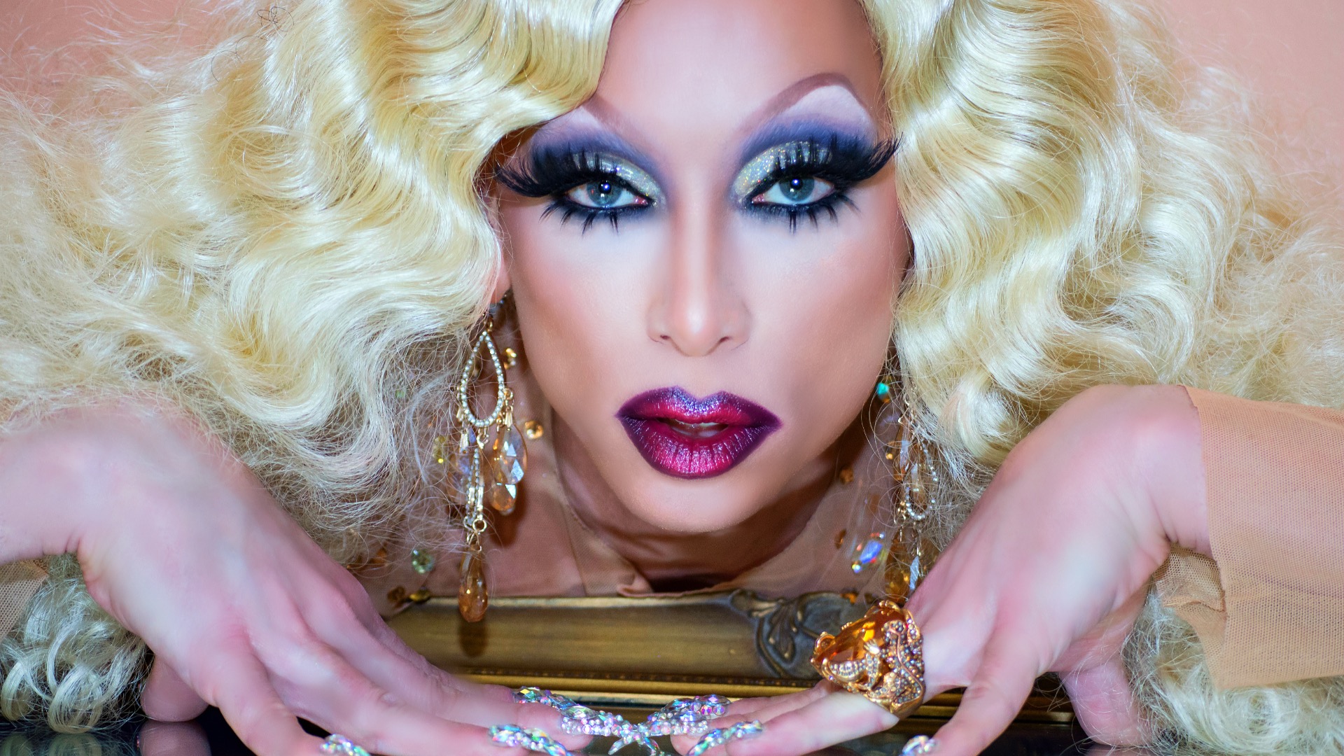 Sherry Vine Brings “Dirty Blonde” to Las Vegas: A Cabaret Night of Parody, Punchlines, and Pure Drag History at Gipsy Nightclub